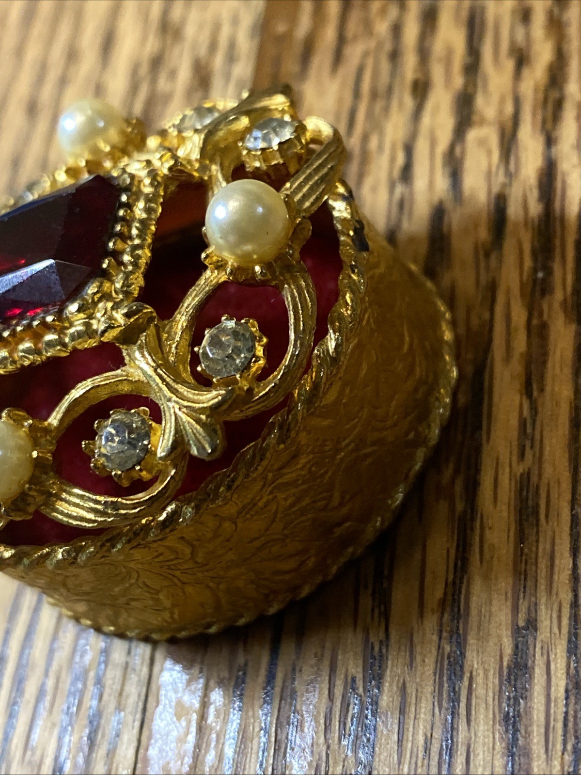 Jewelry Trinket Box Oval Faux Pearls Faux Gems Goldtone Red Velvet Lined Hinged
