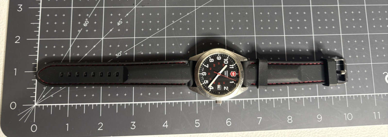 Men’s VICTORINOX Swiss Army Stainless Rubber Band Strap Watch GLOW Dark 241083