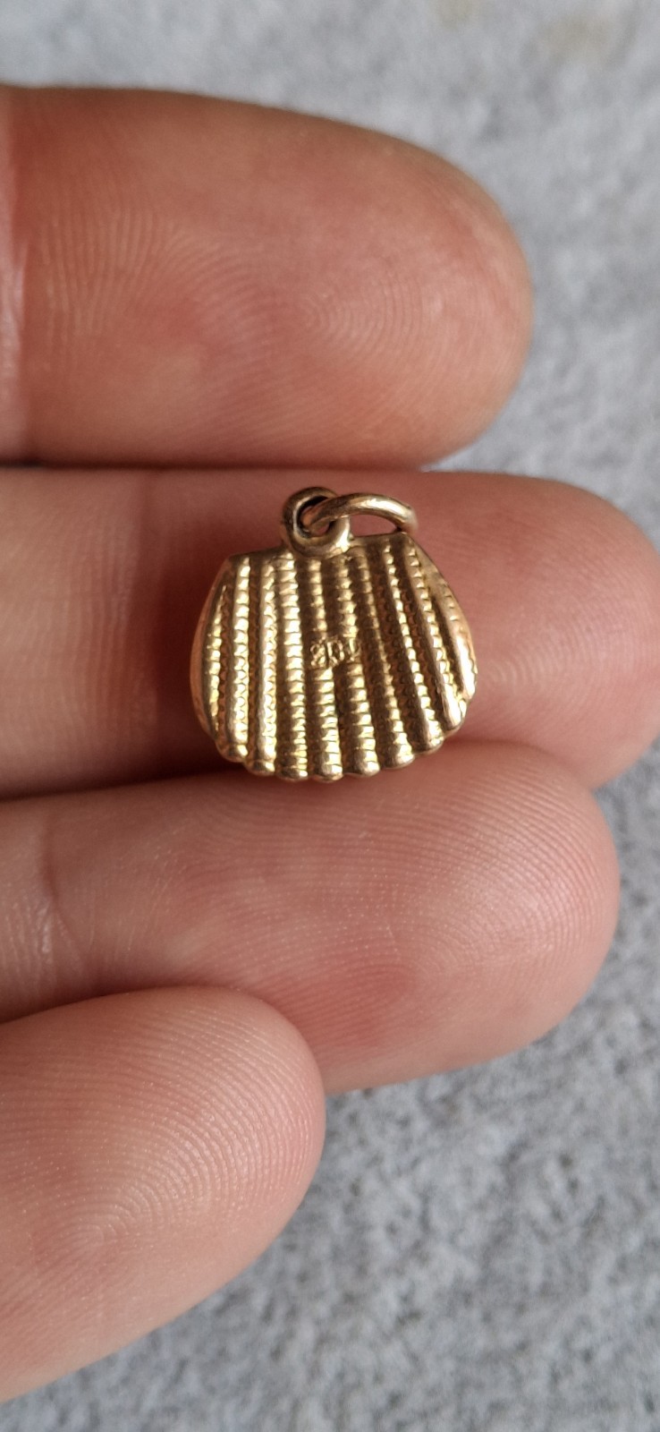 9ct Yellow Gold Handbag Charm Pendant