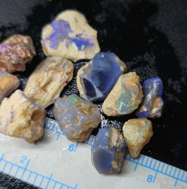 AUSTRALIAN ROUGH OPAL AUCTIONS BLACK DARK CRYSTAL PEACOCK Small Lot =33.25 Crt