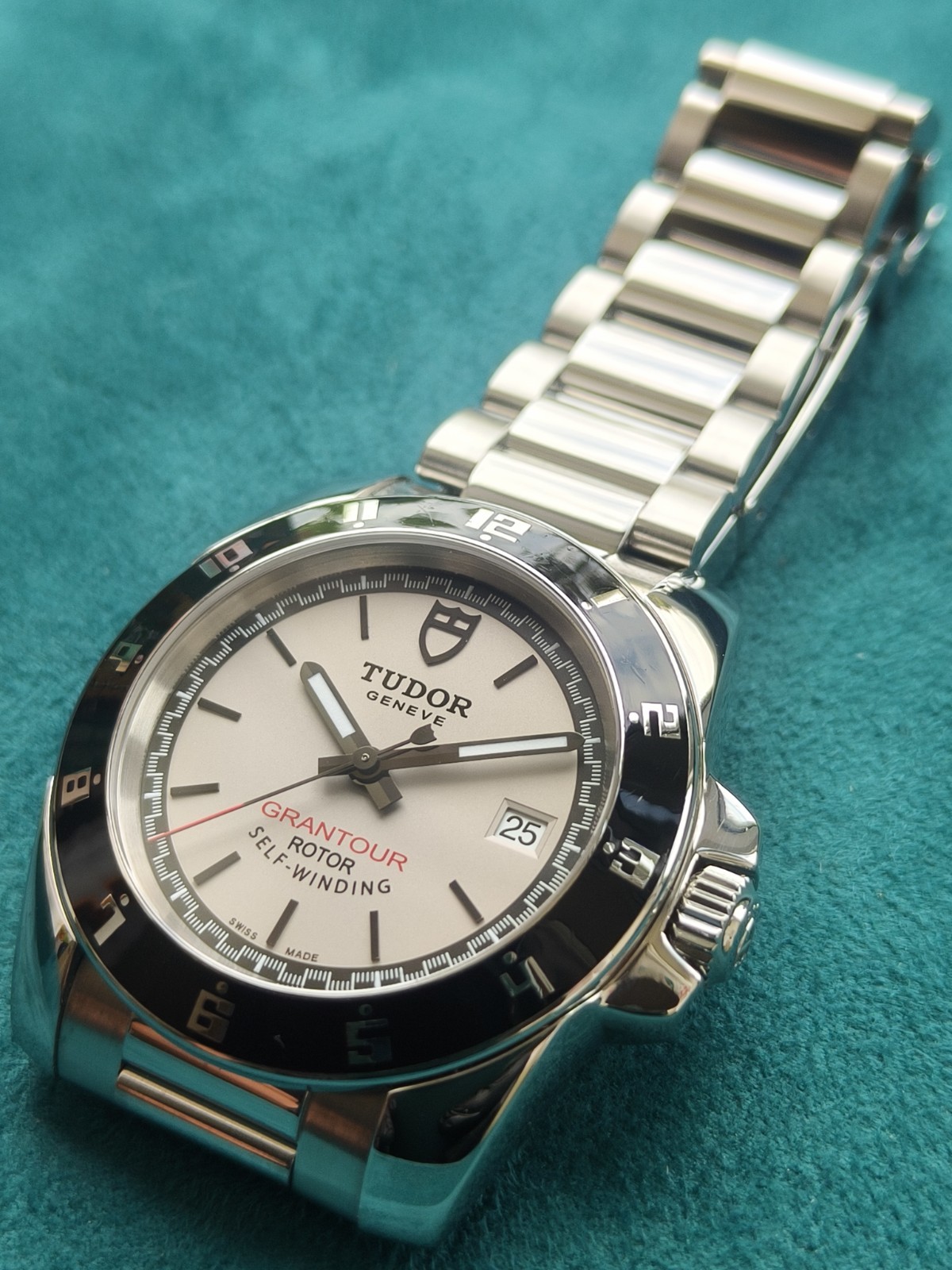 Tudor GranTour Date 41mm Special Dial Ref. 20050N Rare Model Good Condition