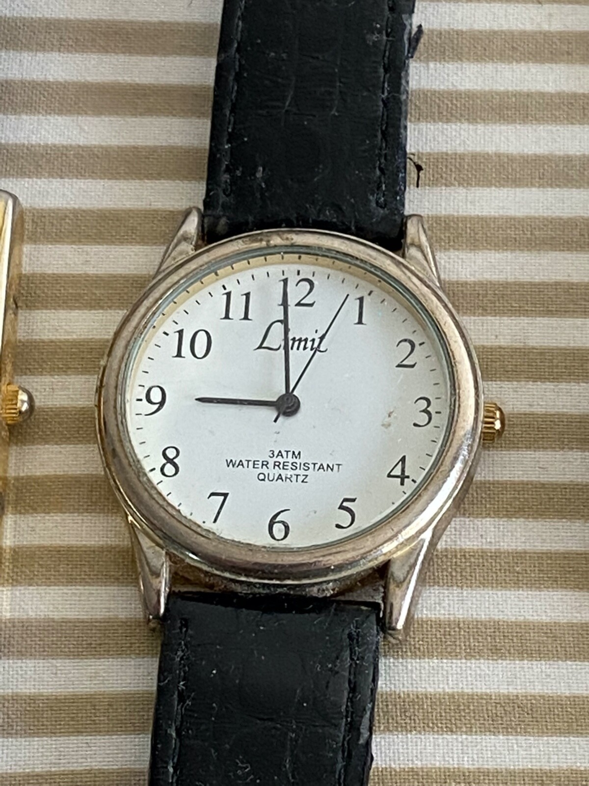 8 Unisex Watches – not working