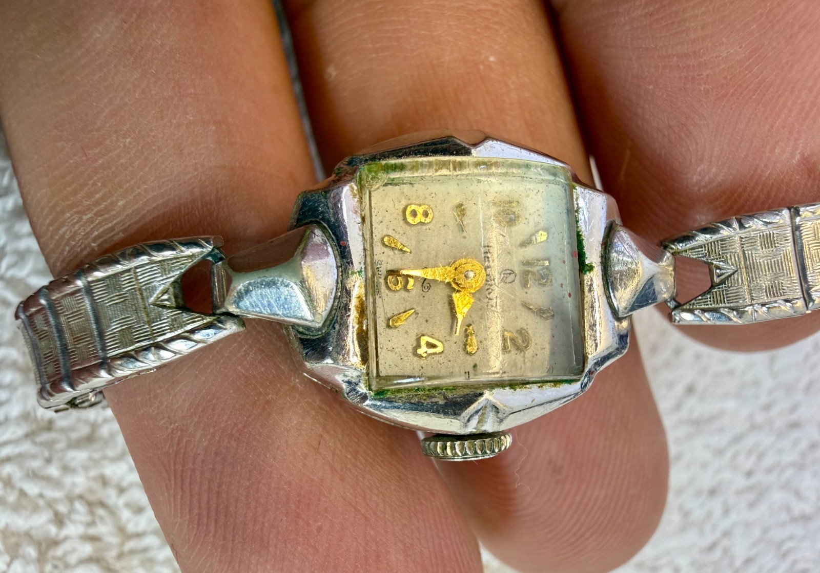 Vintage Helbros Women’s 16.6mm Mechanical Wristwatch w/ Expansion Band & Origina