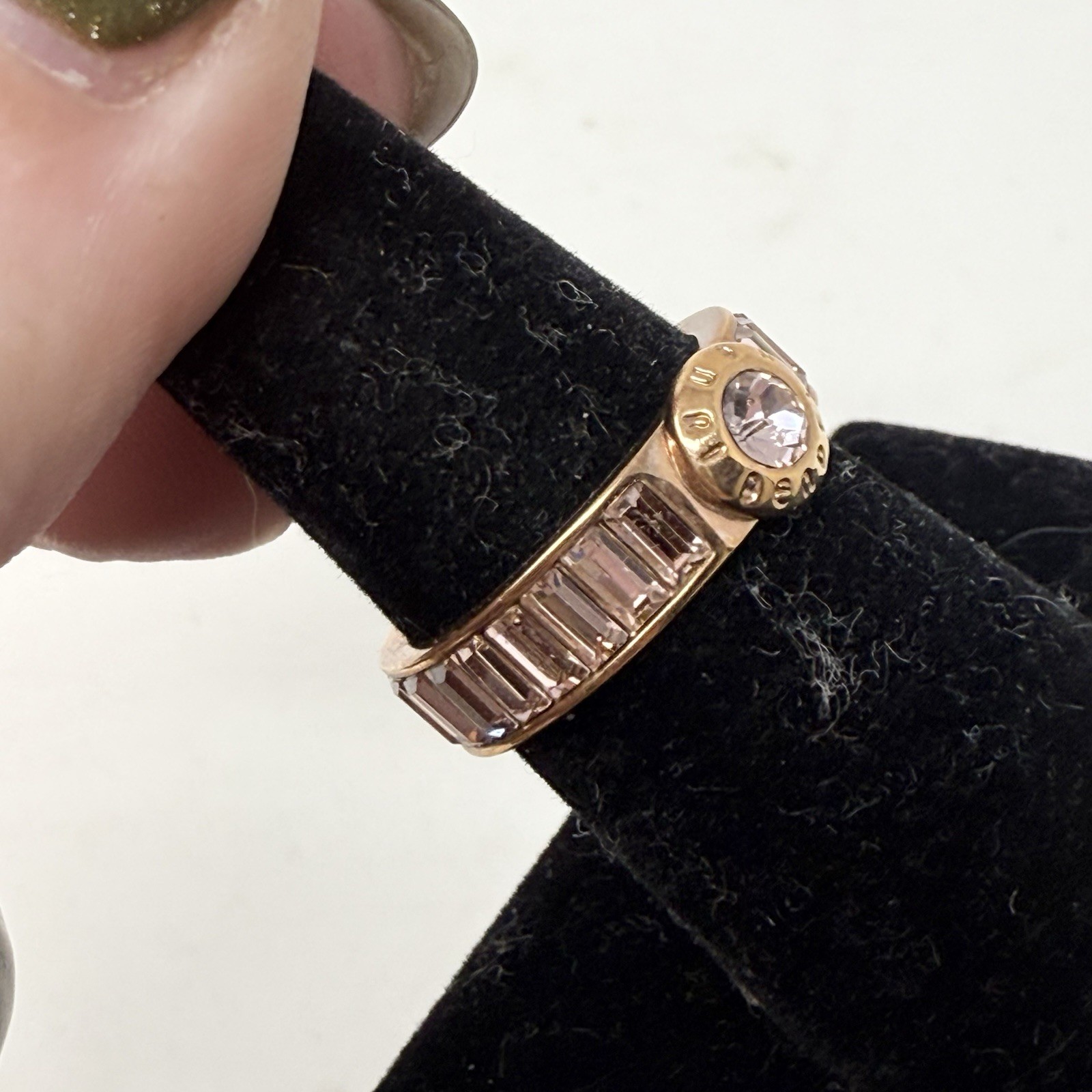 Henri Bendel Rose Gold Rivet Logo Crystal Channel Set Ring Size 6.5 Baguette