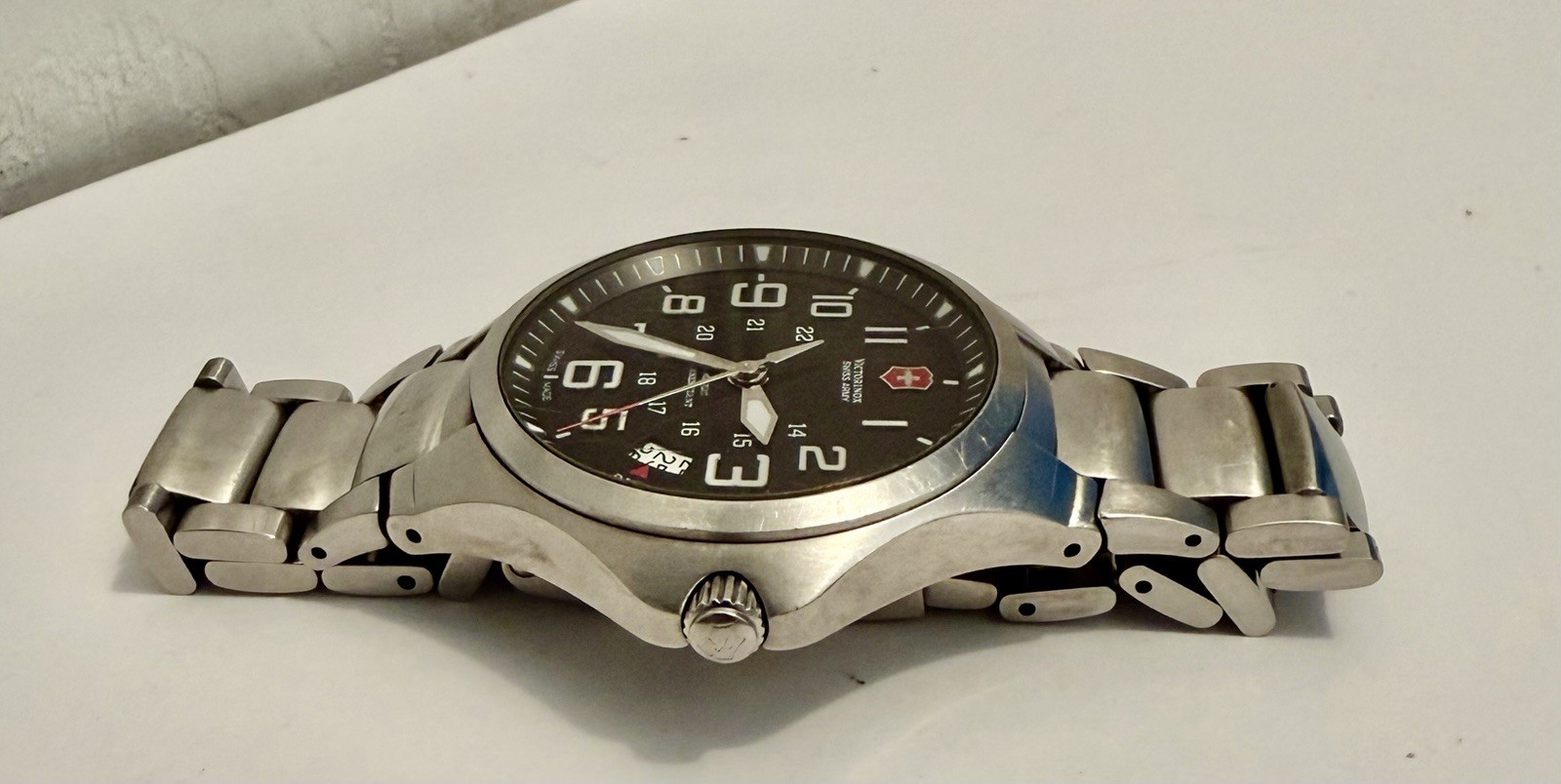 Rare 24133 Victorinox Swiss Army Base Camp 40mm Men’s Watch PARTS or REPAIR