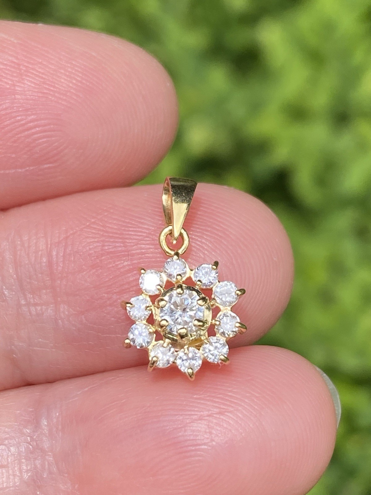 18K Yellow Gold 0.41CTW 100% Natural Diamond Flower Cluster Pendant