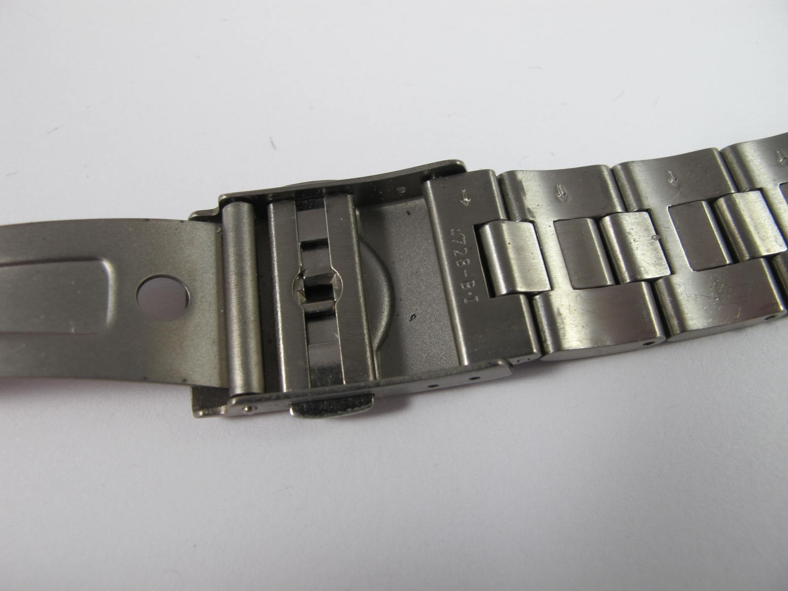 seiko band 4728-b.i mens titanium clasp and band 8F32-0010 SLL013 SLL015