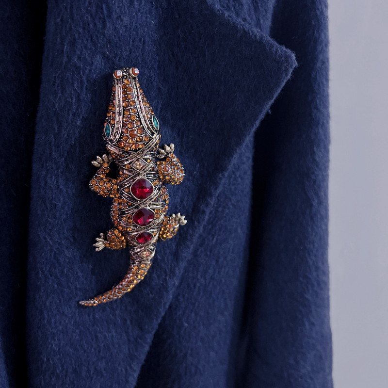 Men Gentleman Noble Vintage Fashion Brooch Pin Women Antique Jewelry Gift