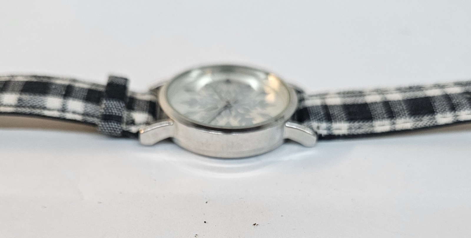C&B SNOWFLAKE Watch V377 w Plaid Band NEEDS BATTERY