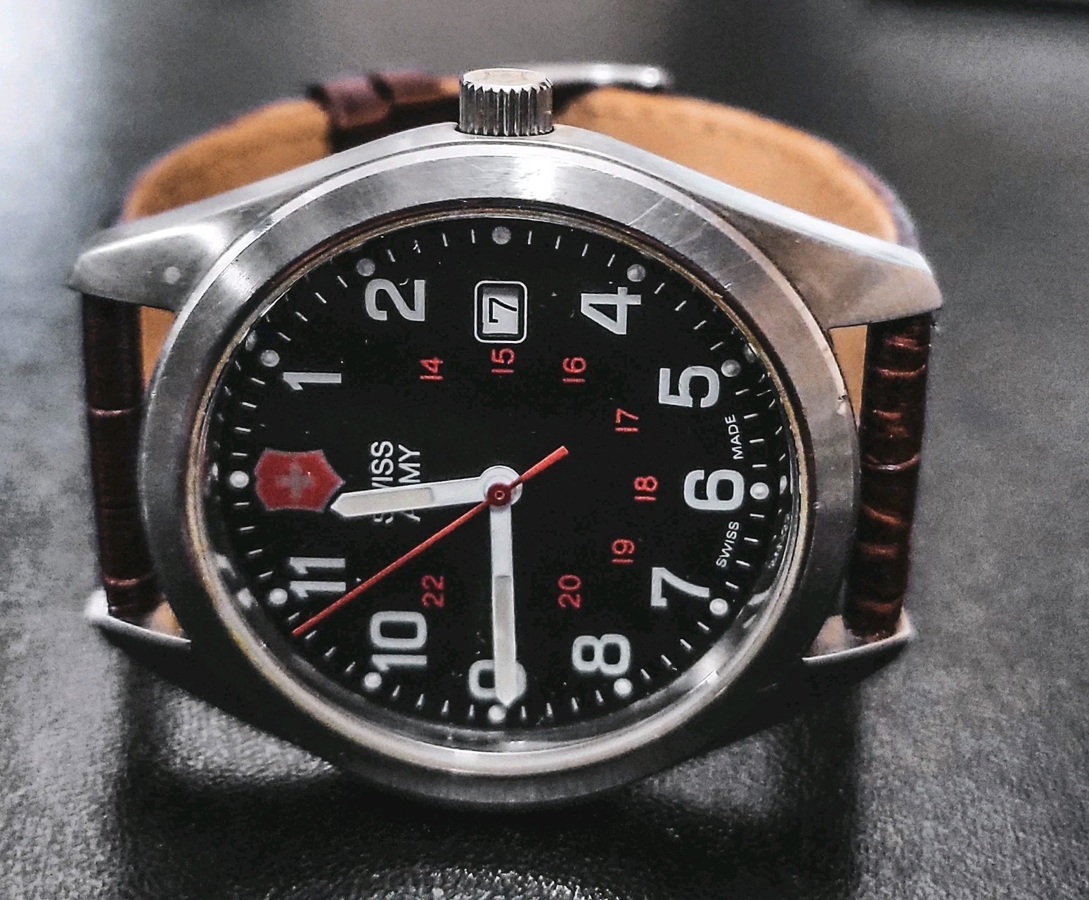 Victorinox Swiss Army Field Watch Men 40mm Black Dial Date