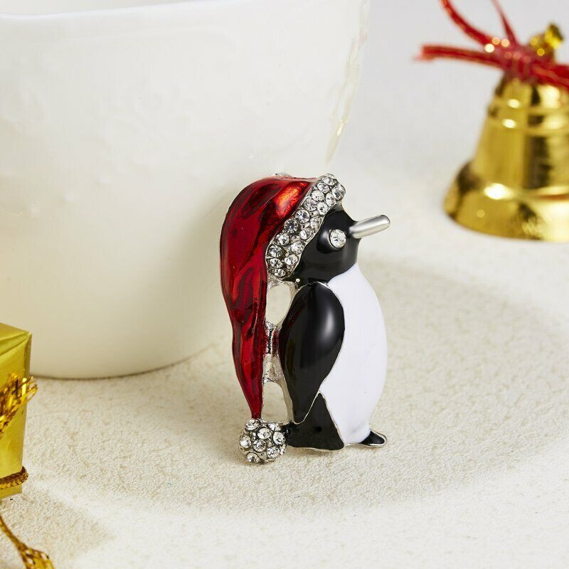 MR PENGUIN CHRISTMAS WINTER RHINESTONE & ENAMEL PIN BROOCH~VINTAGE STYLE