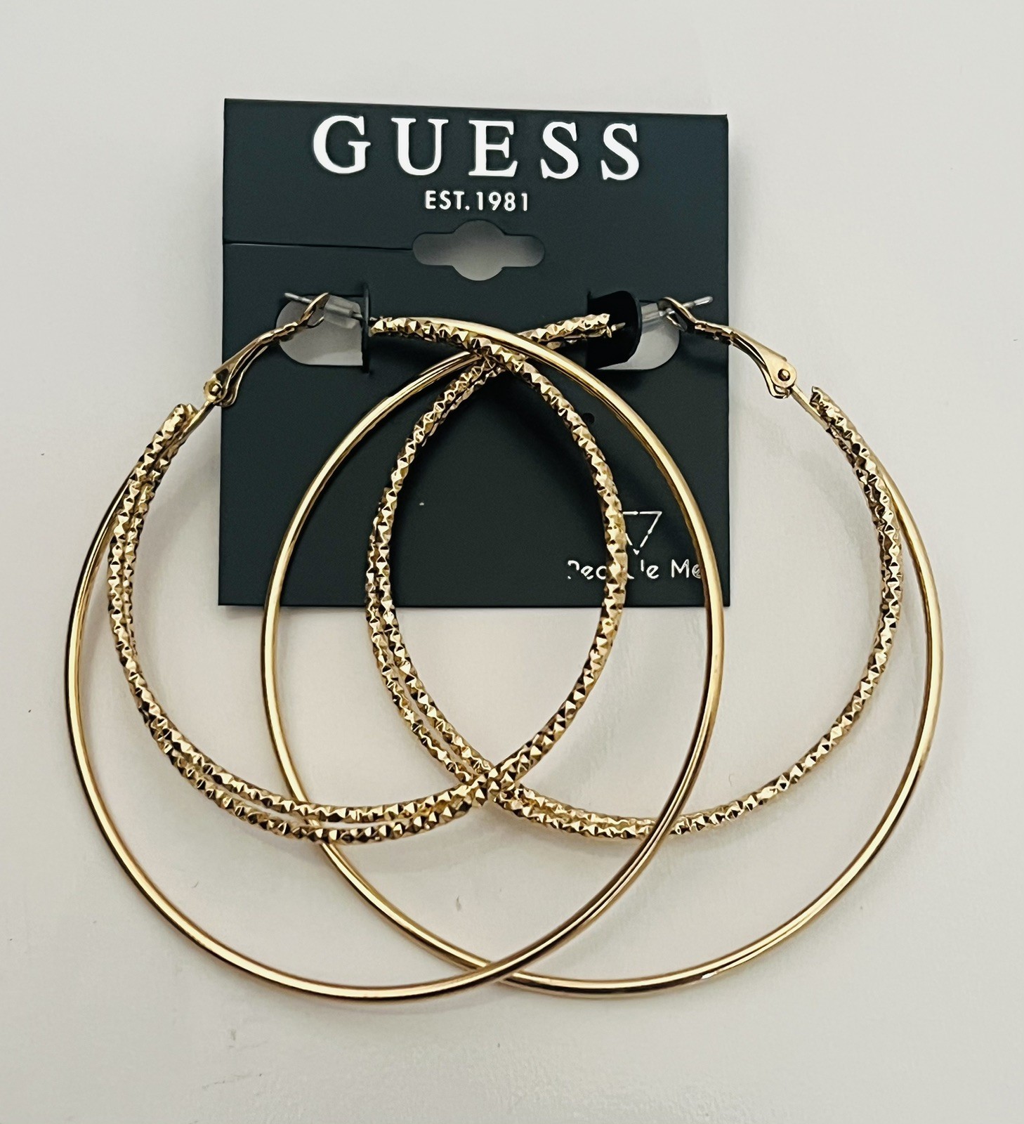 GUESS J1525 Women’s Gold Triple Wire Clutchless Hoop Earrings U60G