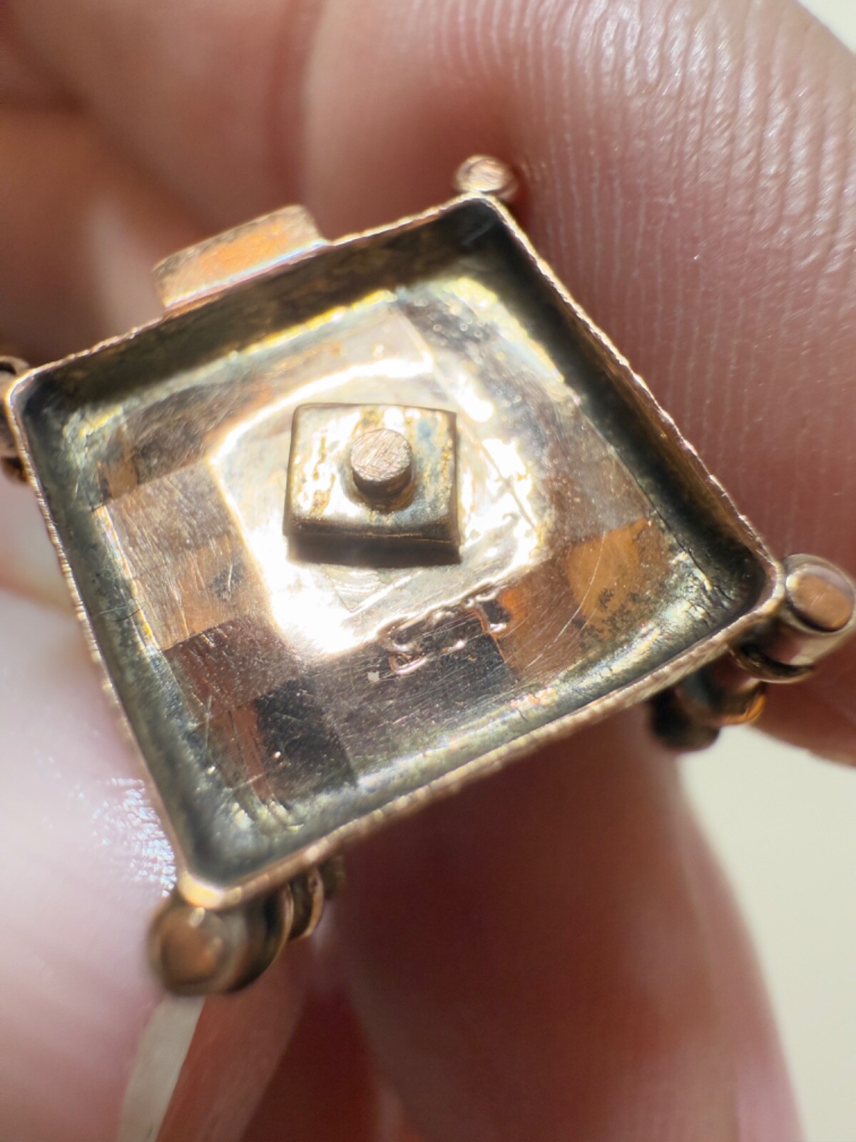 Rare Vintage 9ct Rose Gold charm of Taj Mahal Hallmarked 2.31 grams.