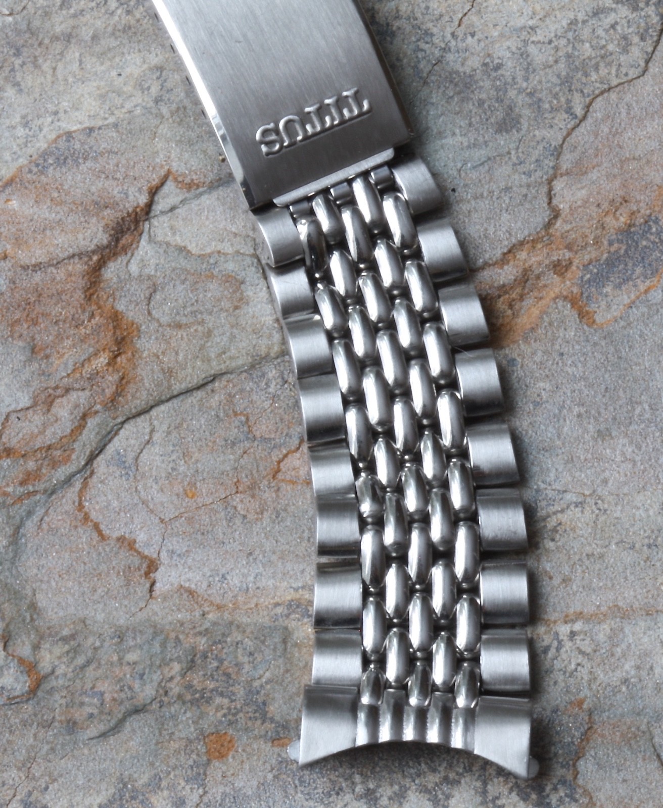 22 SOLD Titus 1960s Beads of Rice band 20mm to Calypsomatic vintage divers watch
