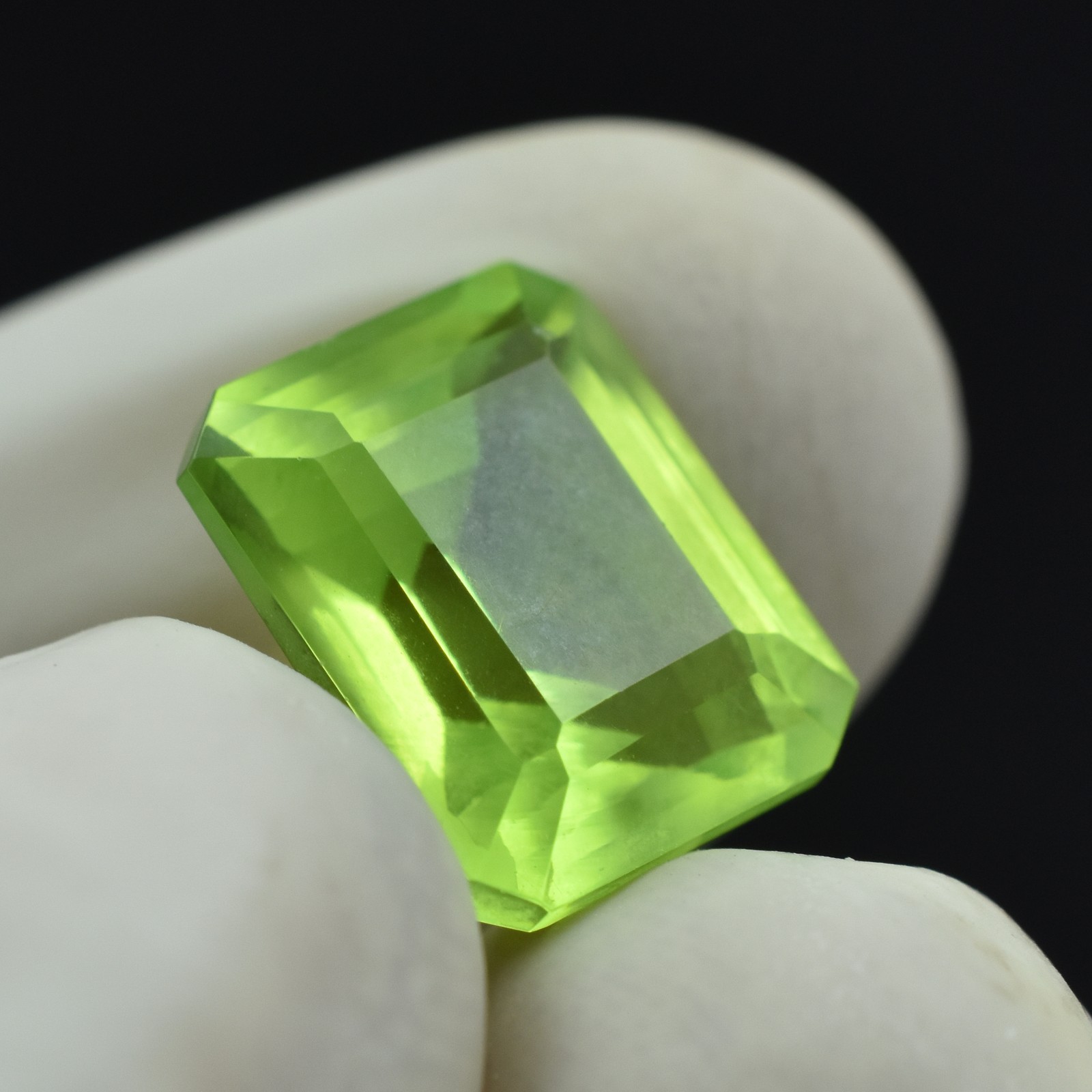 10.25 Ct NATURAL Stunning Green PERIDOT Emerald Cut Loose Gemstone CERTIFIED