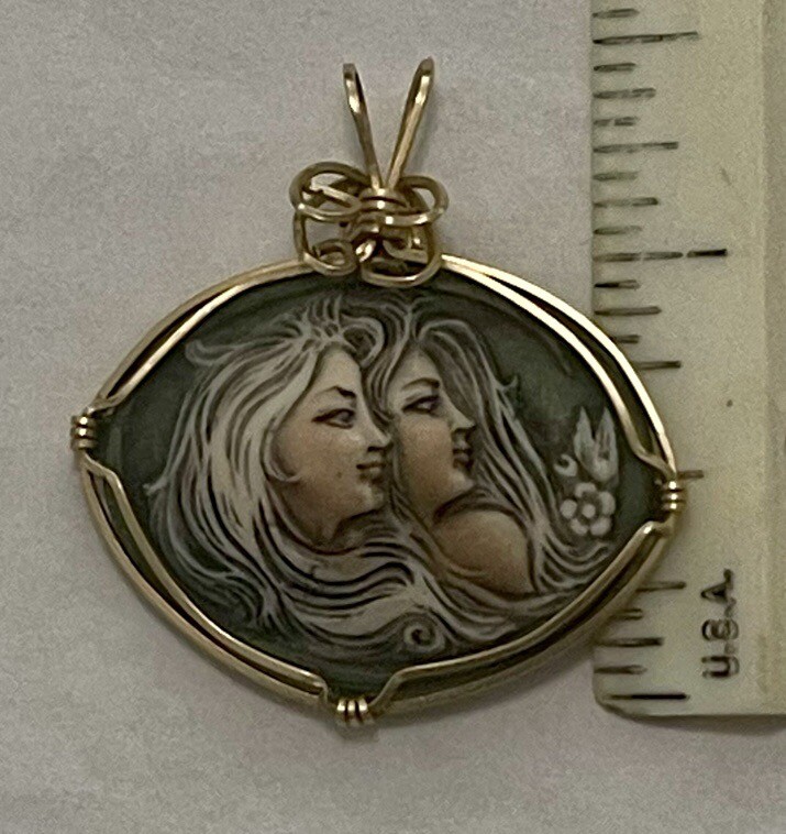 VINTAGE Hand Carved & Painted 2 Women Bisque Cameo YGF Wire Wrapped Pendant JHK
