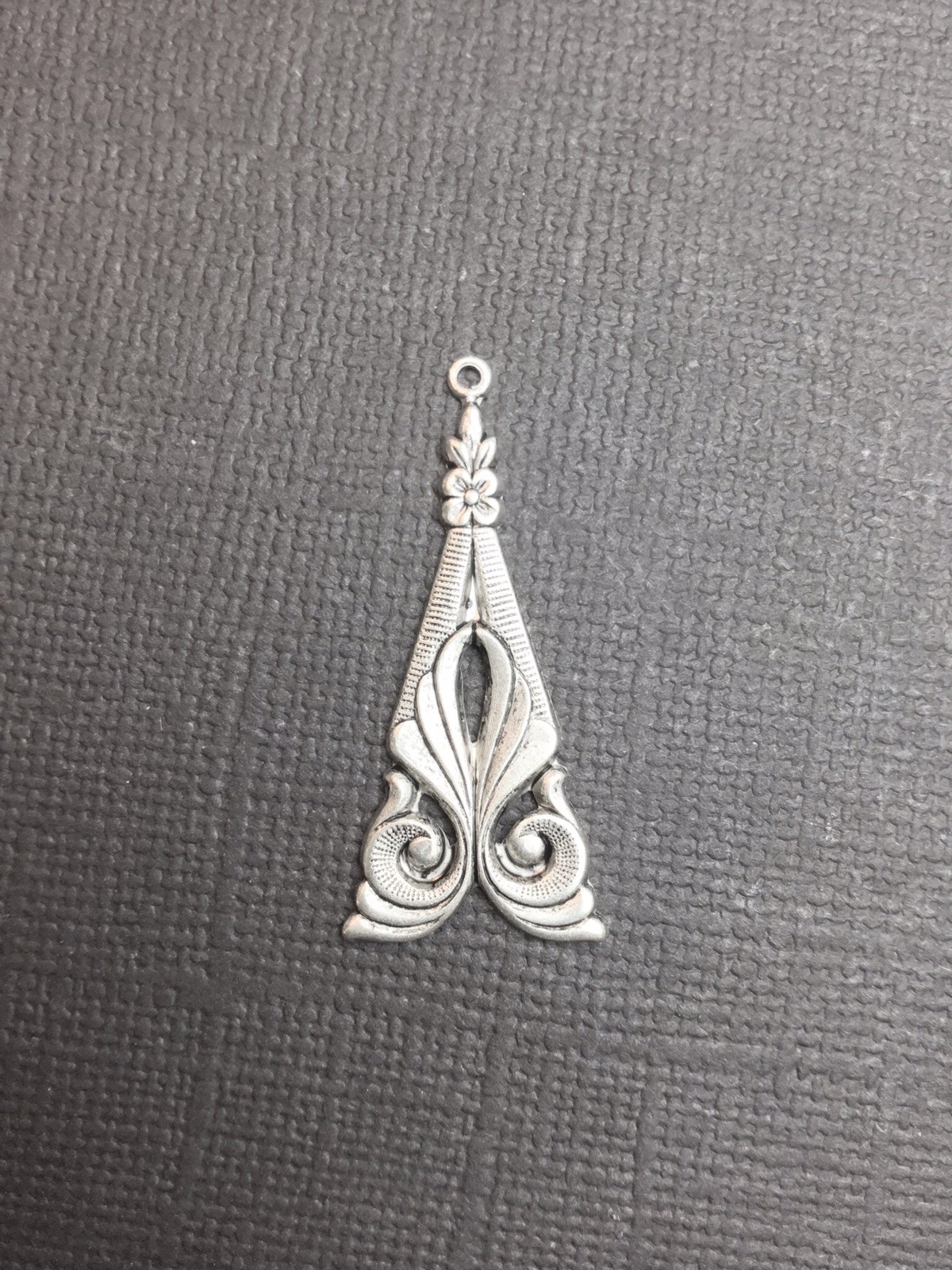 26534 – 4 Pc Victorian Dangle Jewelry Finding Matte Silver Oxidized