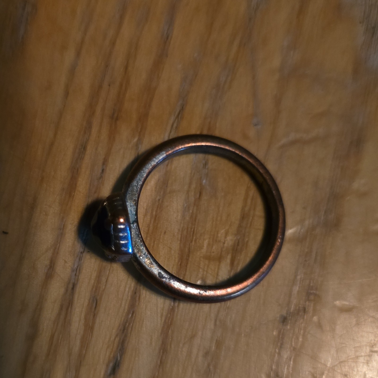 Silver Tone Metal Band Ring Size 6 Bezel Set Round Black Stone 1 Gem