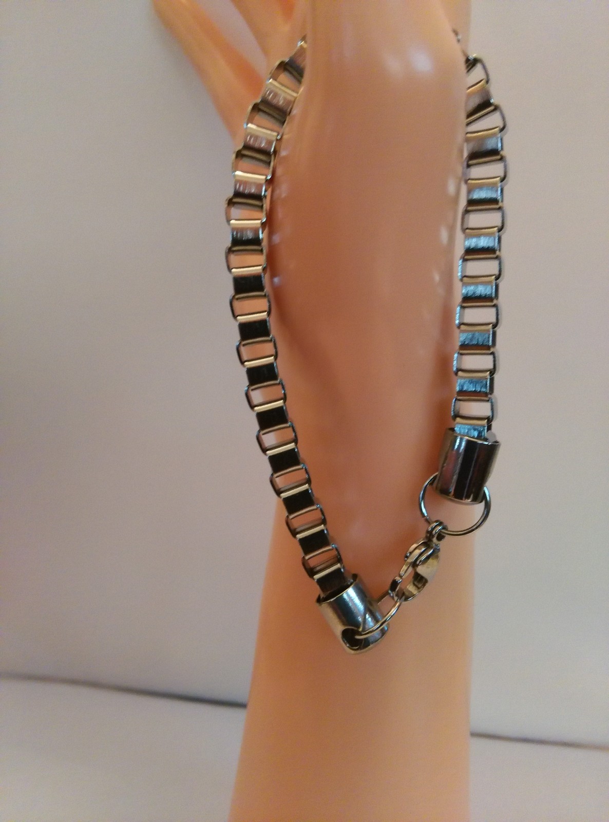 Gentlemens Attractive New Bracelet made in Stainless Steel 7.5 inch long