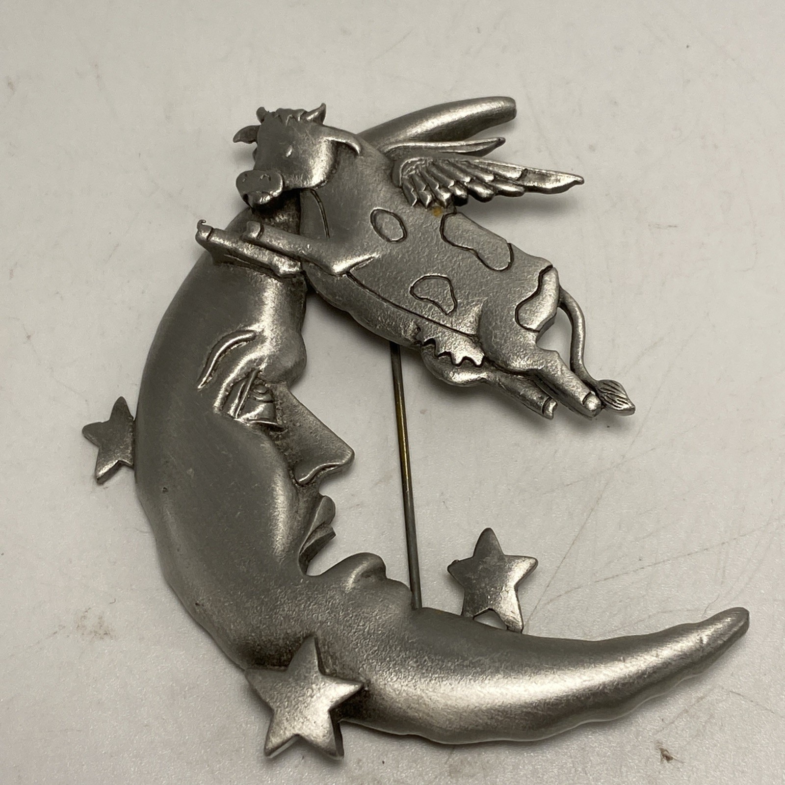 JJ Jonette Brooch Pin Cow Jumping Over The Moon Pewter Color B13E
