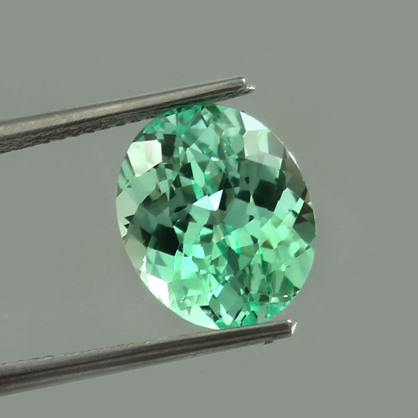 6.65 CT – AAA Natural Flawless Ceylon Green Sapphire Loose Oval Gemstone Cut