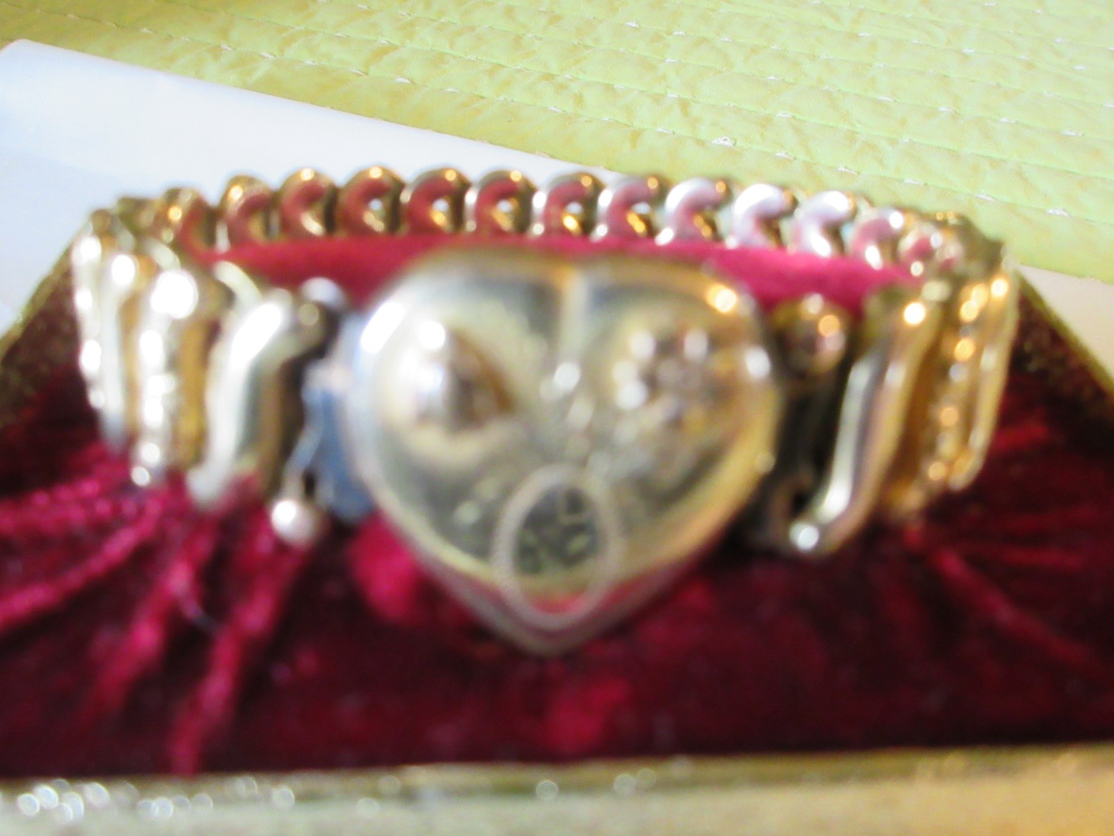 Vintage 1940″s WW11 Sweetheart Expansion Bracelet Victoria Gold Filled w/Box