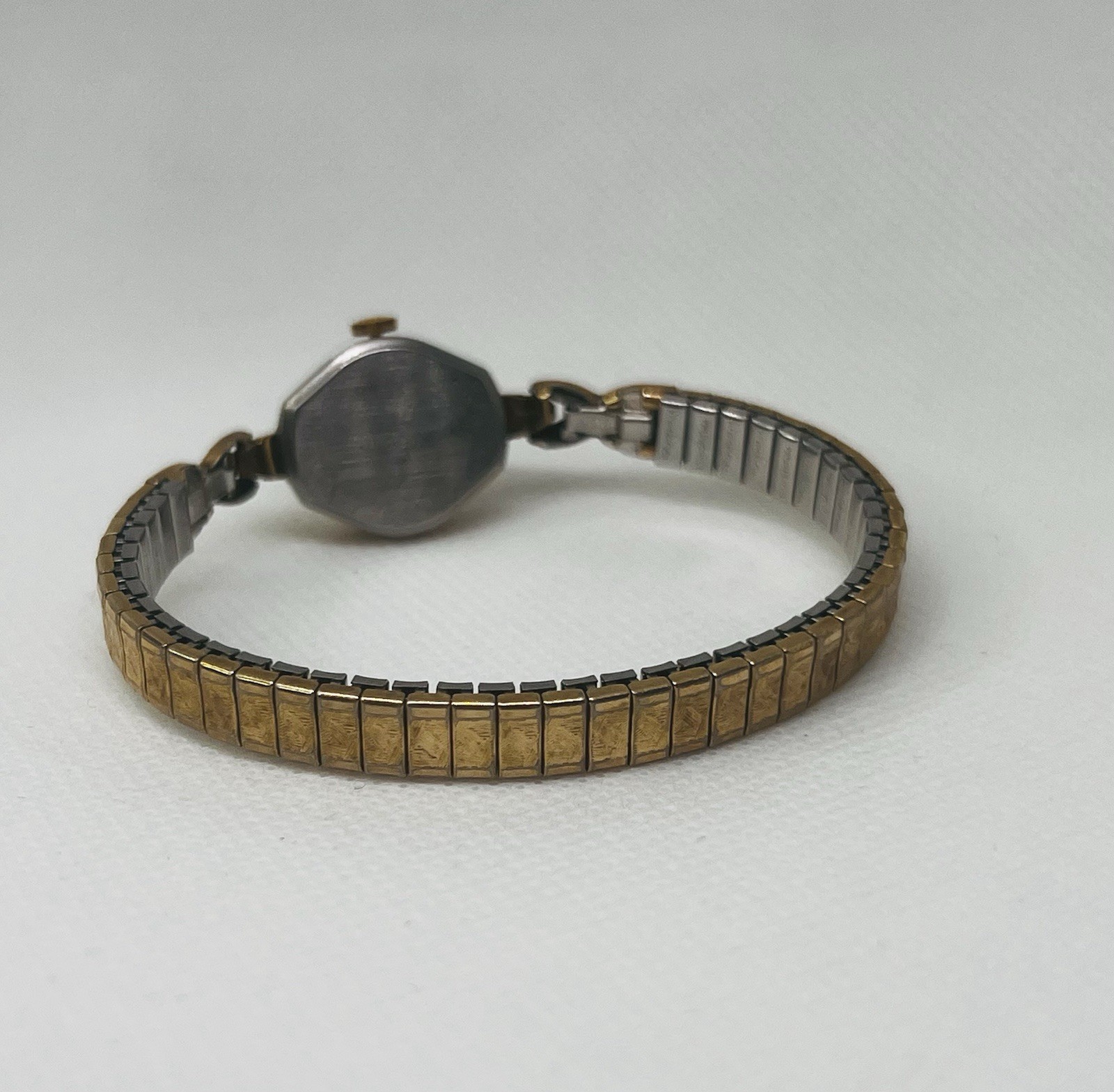 Rare Croton Women’s Vintage 17 Jewels 10k GP Teardrop Wristwatch 1940-1970’s