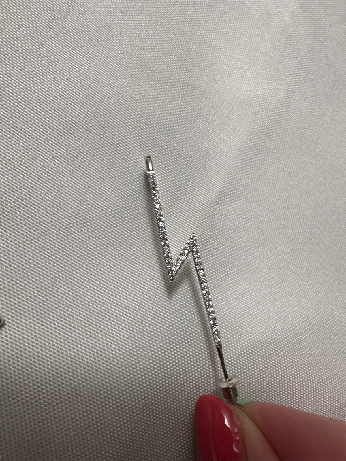 FASHION JEWELRY DESIGN BY KOREA EARRINGS 3″ LONG SILVER CRYSTAL