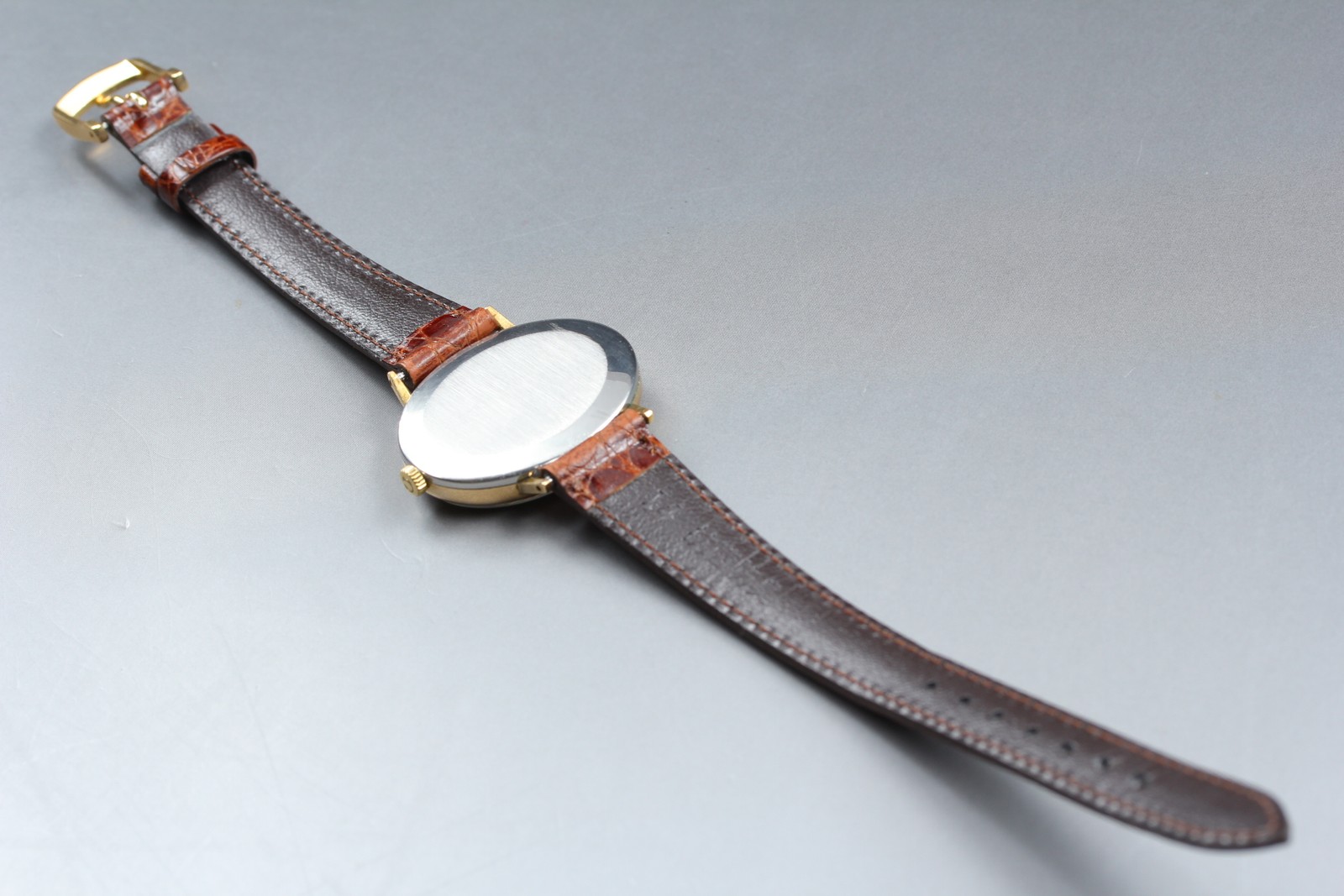 1974 OMEGA Geneve Cal.625 Manual Wind Gold Dial Oval Women’s Watch [Near MINT]