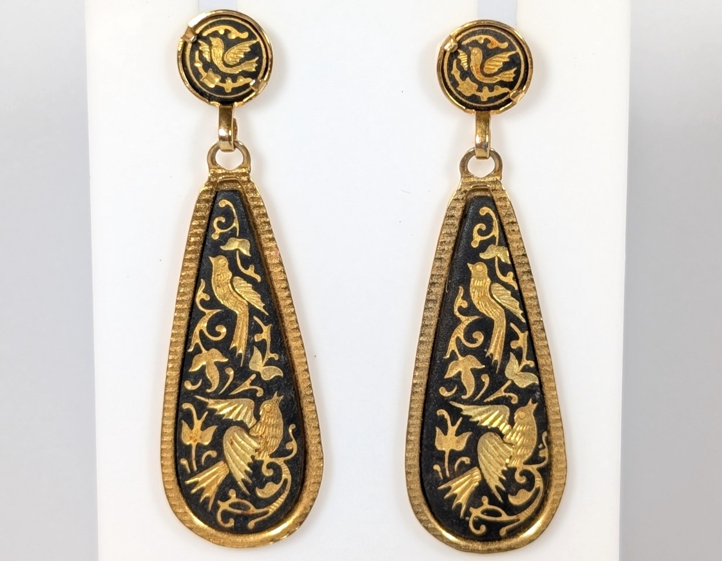 Vtg Toledo Damascene Earrings Gold Plate Inlay Spain Teardrop Birds Leaf 1.75″