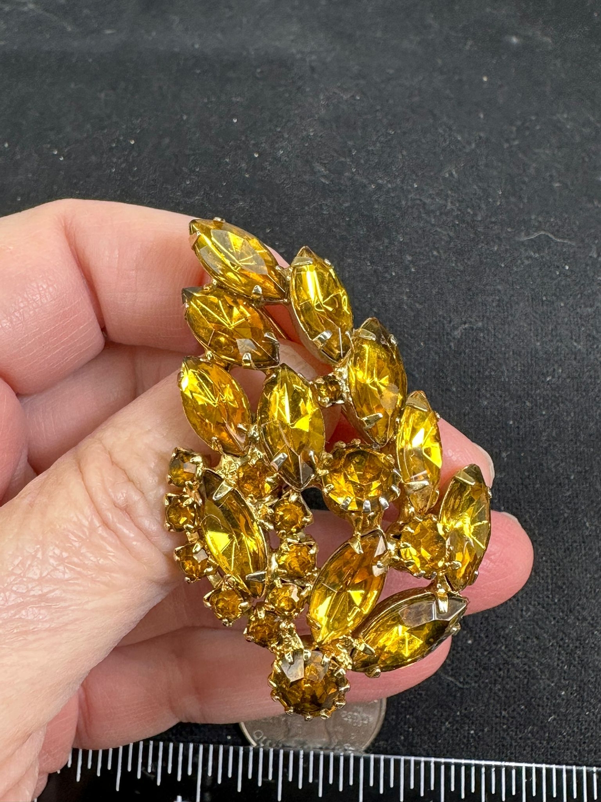 Leaf Honey Navette Rhinestone JULIANA Vintage Gold Brooch Pin M-6661