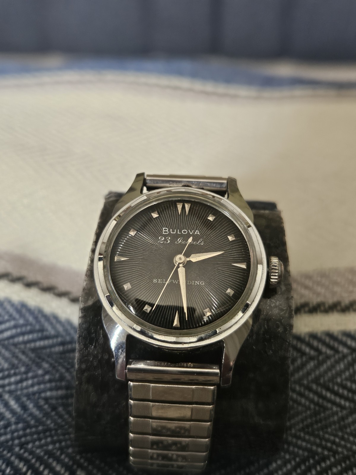VINTAGE Bulova mens watch 23 Jewels