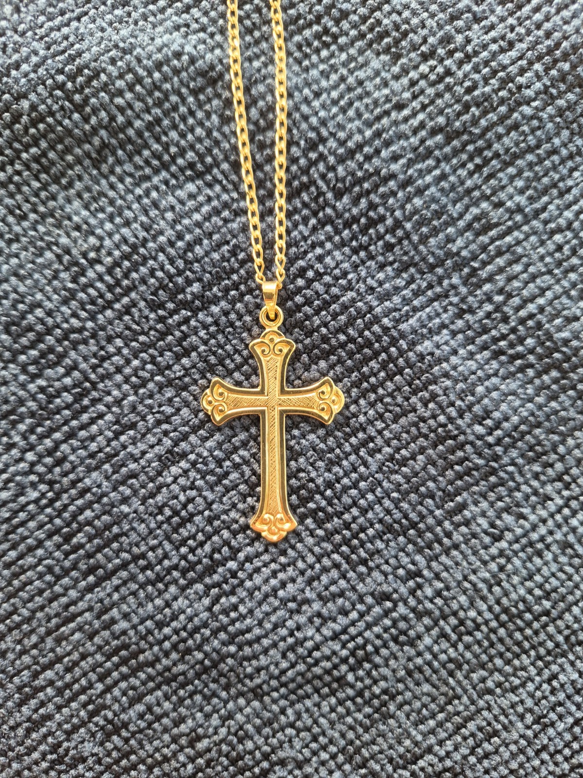 14k Solid Yellow Gold Cross Pendant Necklace 6.4 Grams Marked And Tested Stamped