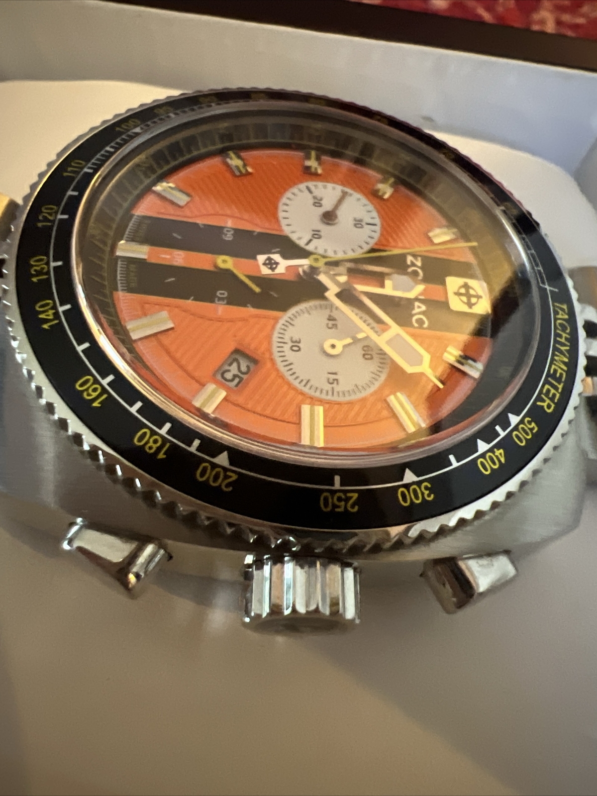 ZODIAC SHELBY CORONOGRAPH V8 ORANGE SWISS WATCH with BOX 🤩 MINTY!