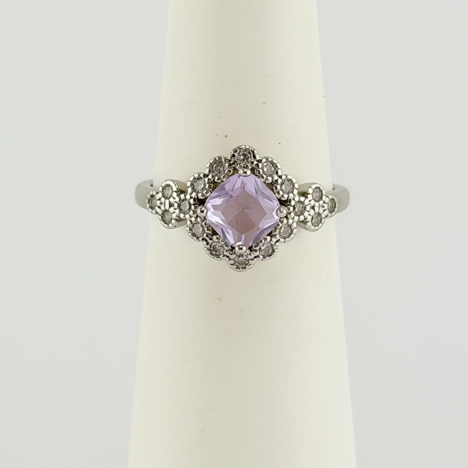 Bomb Party Ring Sz 7 “Certain Of You” Light Amethyst on Rhodium RBP3372 RETRO