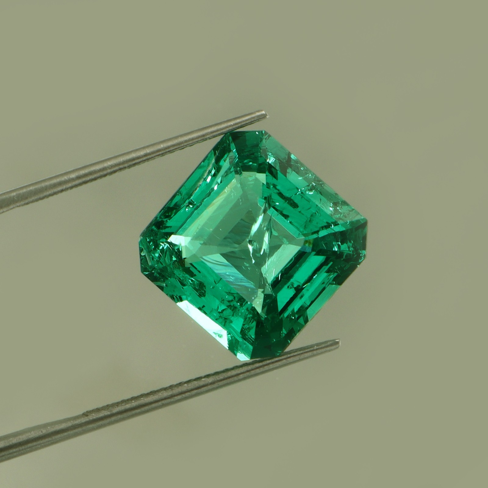 15×15 MM Lab Grown Colombian Ethical Green Emerald Loose Gemstone Asscher Cut