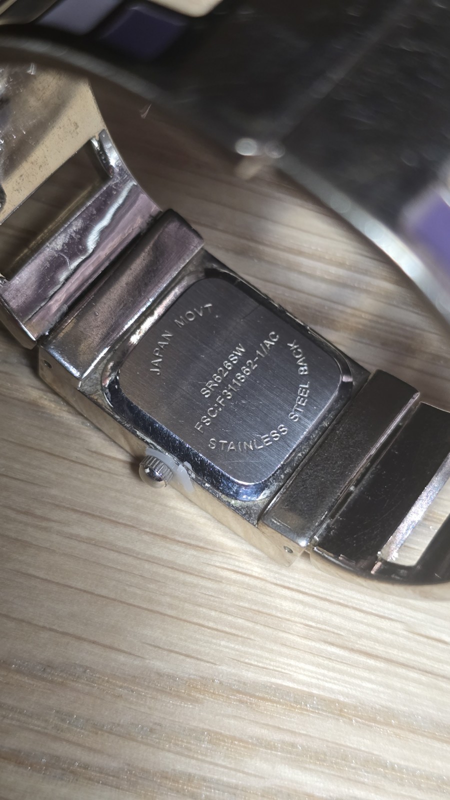 Avon (FSC) “Shades Of Violet” Vintage Women’s Cuff Watch. Runs, new battery