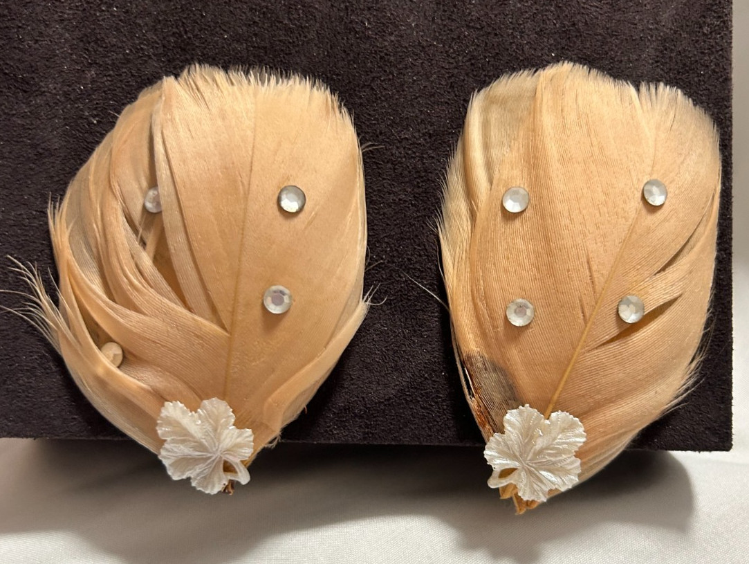Vintage 1950’s Real Feather Flower Rhinestone Special Occasion Earrings Clip-On