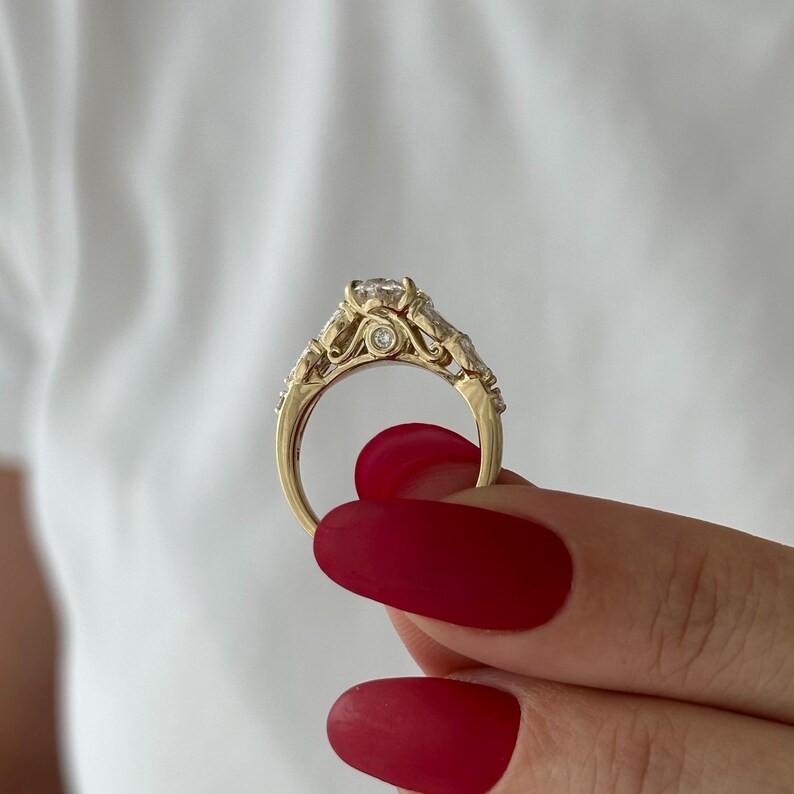 IGI Lab Grown Diamond 2.80 Ct Oval-Cut Engagement Ring EF/VS1 14k Yellow Gold