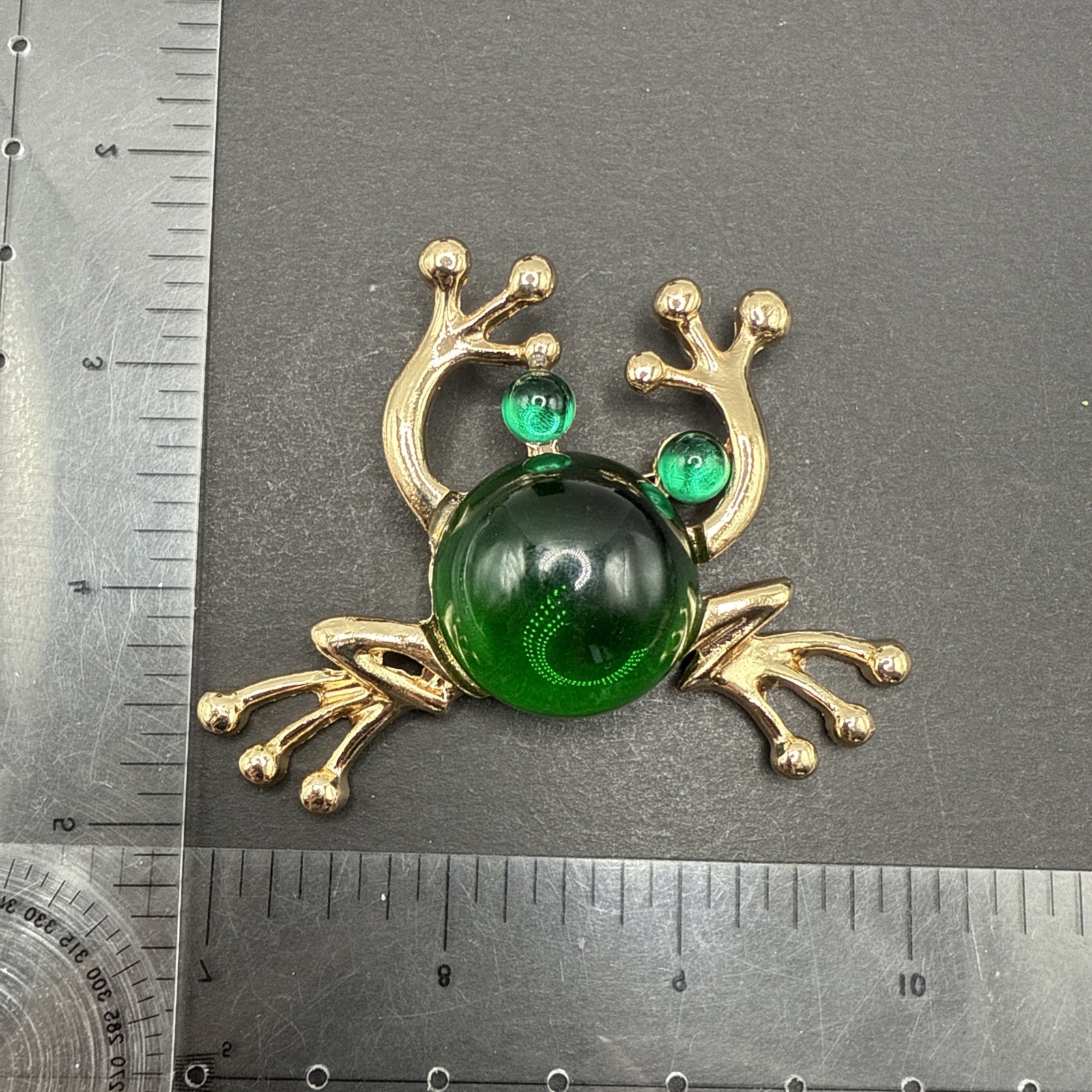 Large Frog Green Belly Brooch Pin J26