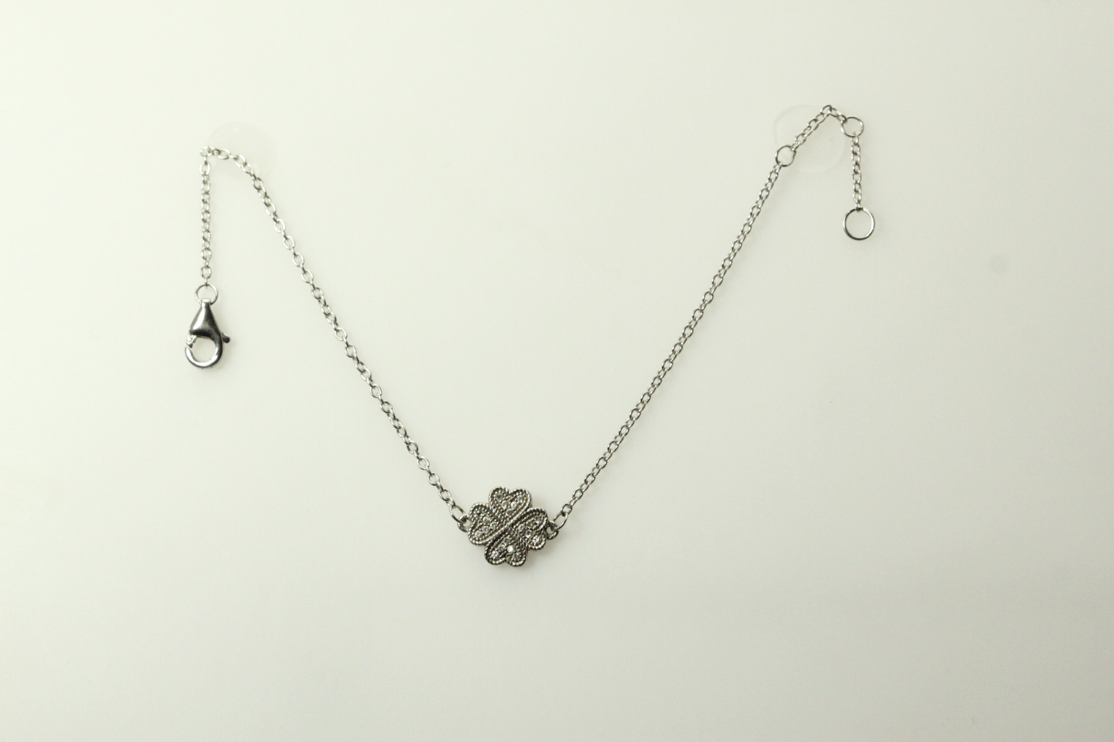 Sterling Silver 4 Leafed Clover With CZs 1.9 Grams Good Condition (BR3622)
