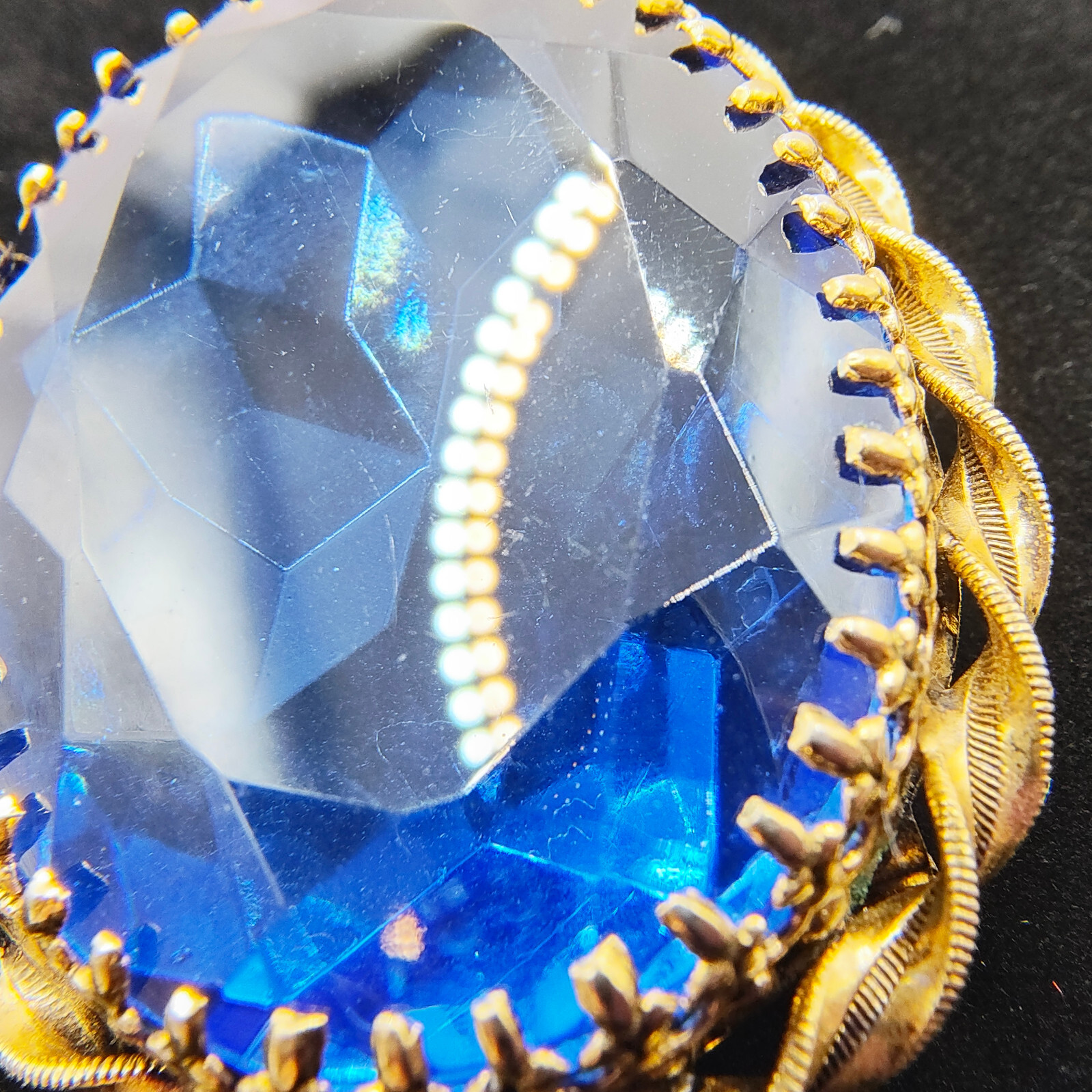 Vintage Art Deco Style Austrian Brooch Blue Paste Gold Tone Filigree Spiral Rope