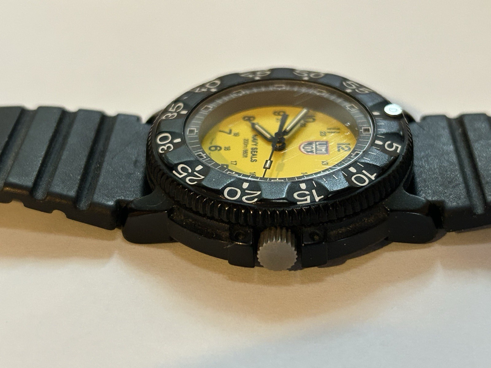 Luminox Navy Seals 200m 600ft Yellow Dial Quartz Watch 44mm Running