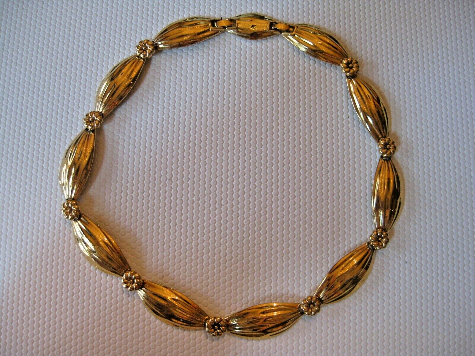 Monet Ribbon Rosette Link Necklace Exceptional Early Vintage Bright Gold Plate
