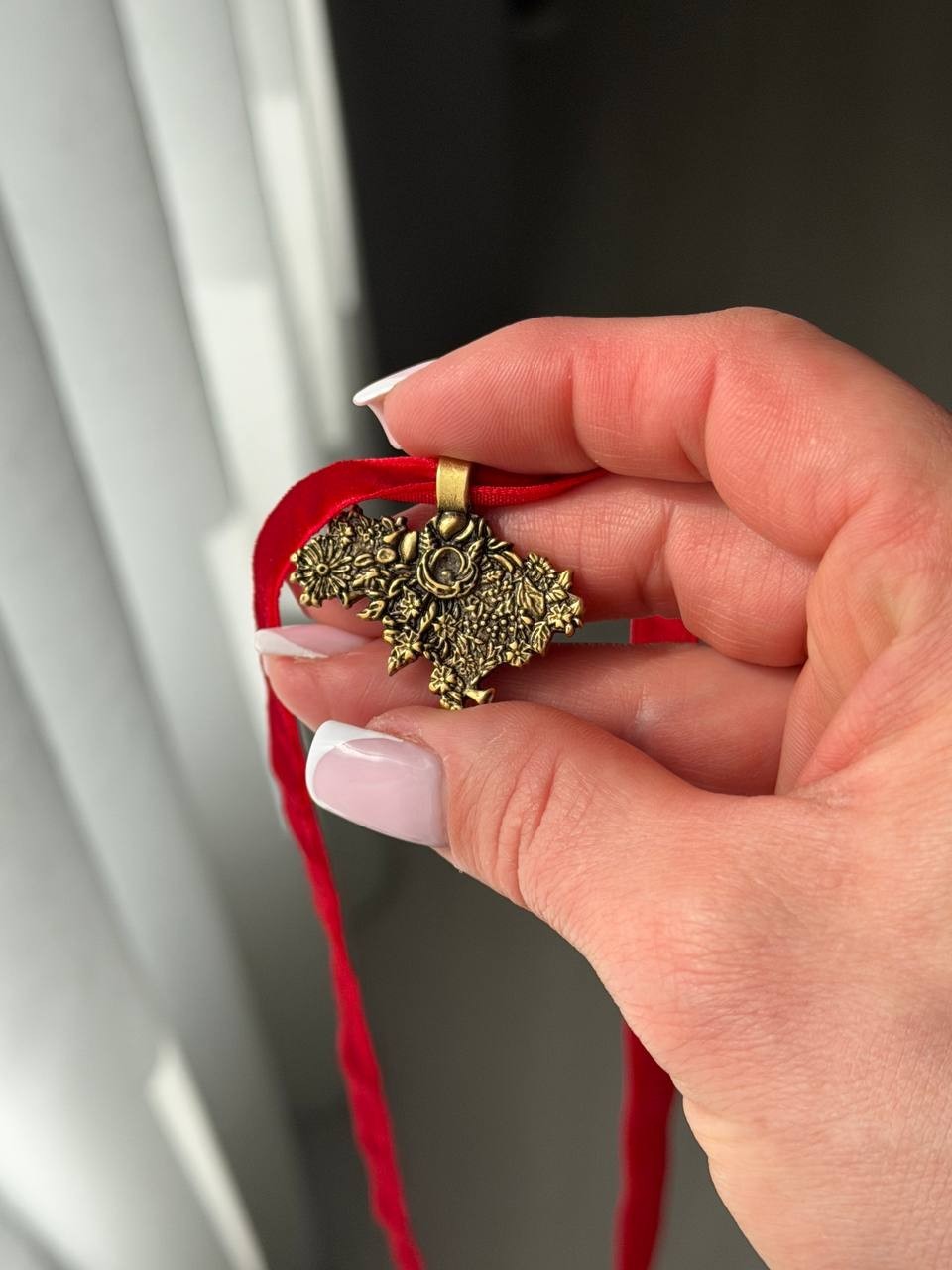 Ukraine Map Pendant , Floral Ukraine Necklace, Patriotic Jewelry Gif