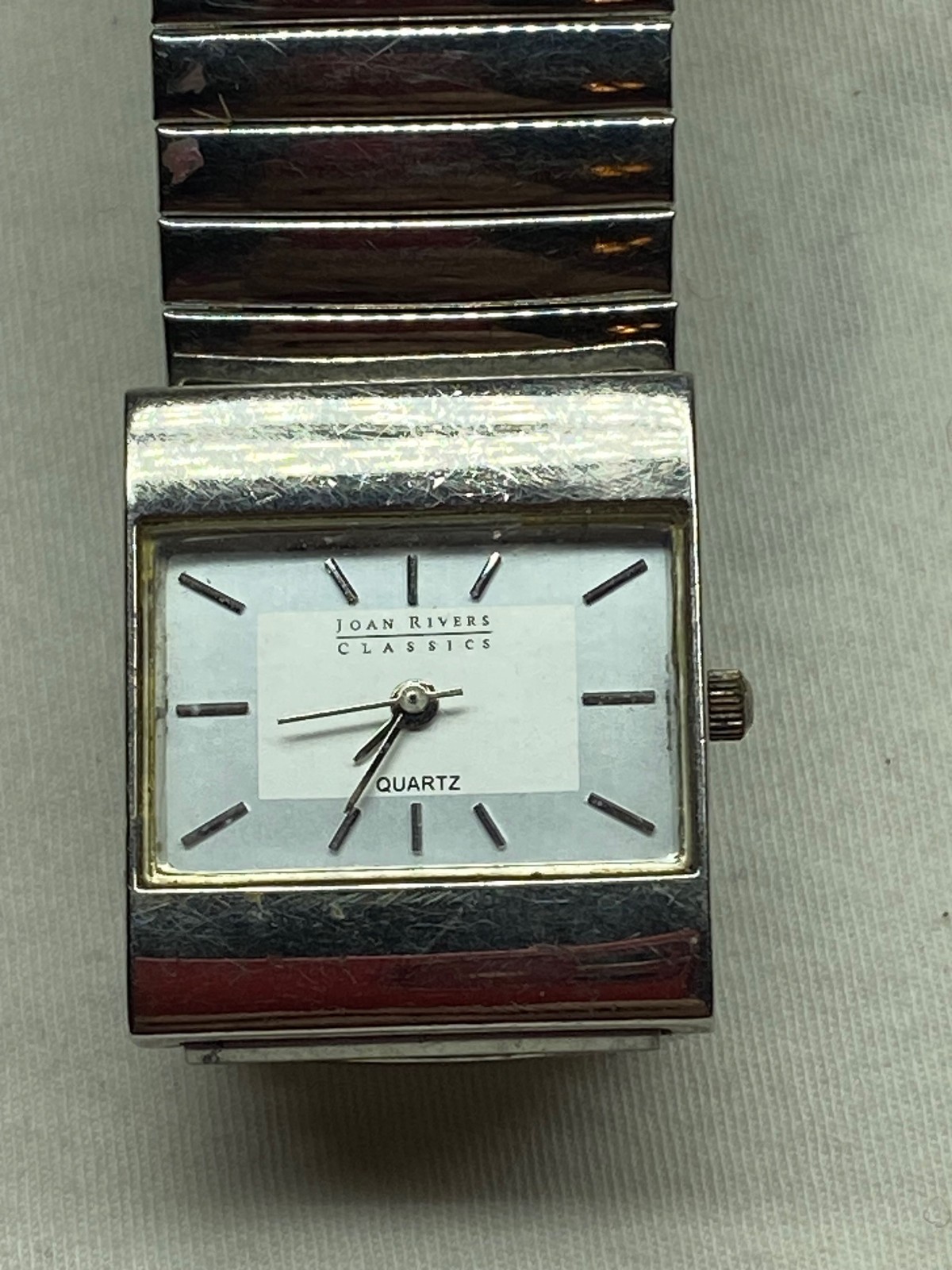 Joan Rivers Classics Silver tone Wristwatch Accordion Band V377 NEEDS BATTERY