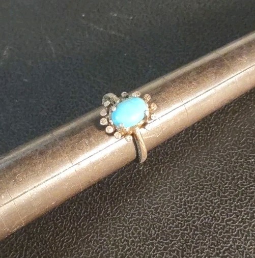 2.4 Grams Size 4 Modern 925 Sterling Silver Real Turquoise Ring