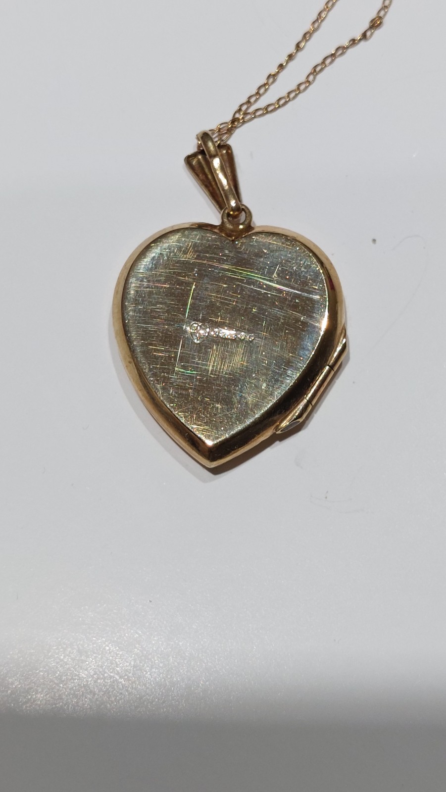 Solid 9ct gold Heart locket Pendant Chain 56cm necklace 4 gm Brand New 9k H M