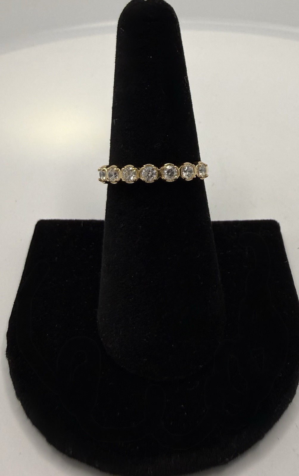 14 K Gold Ring. Diamonique Size 7. (total weight 1.9g)