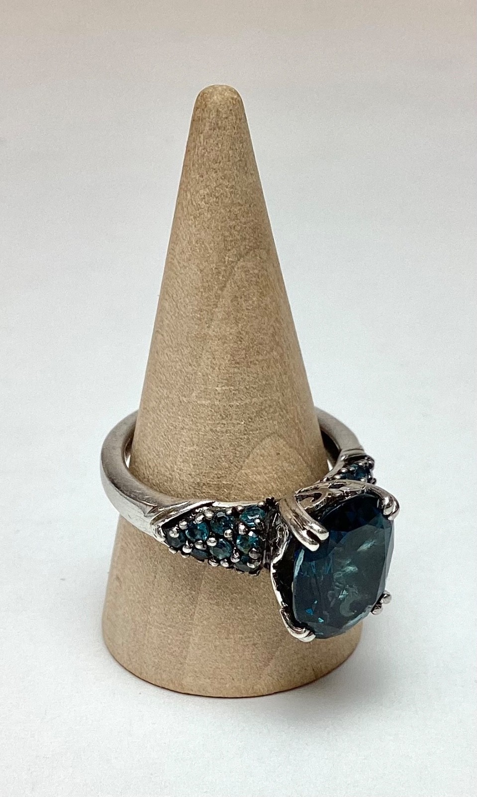 Lab Created Spinel Blue Stone & .925 Sterling Silver Ring 6.63 Grams & Size 8.75